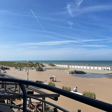 Апартаменты In With Sea Views *