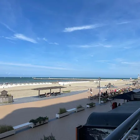 Apartment With Frontal Sea View Nieuwpoort