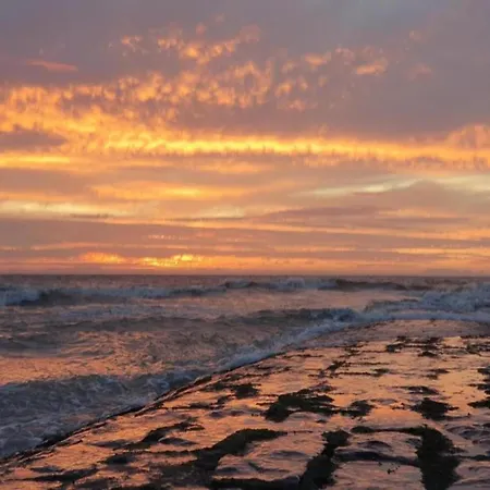 In With Sea Views Apartmán