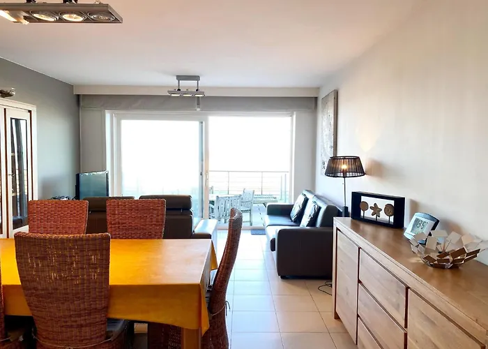 In With Sea Views Apartment *