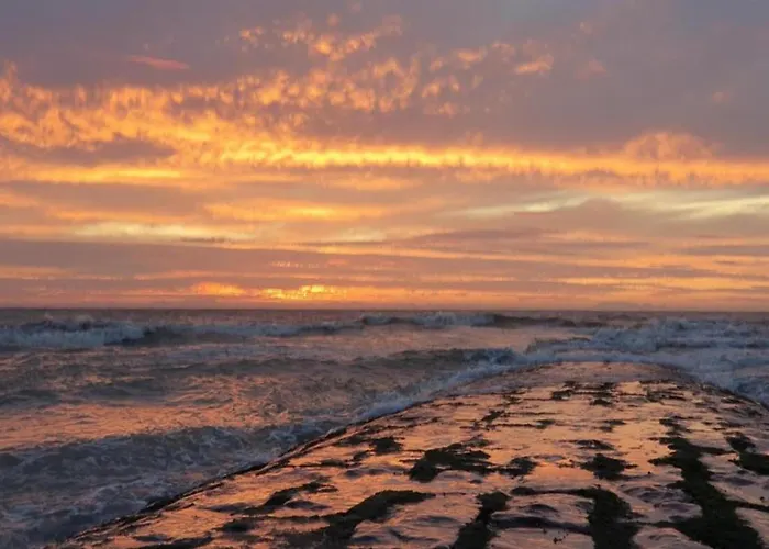 In With Sea Views Apartment
